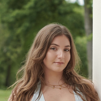 Master's student, Aurora plummer's headshot